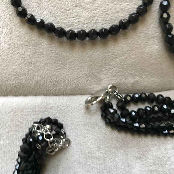 Black strand costume jewelry set - Picture 4 of 4
